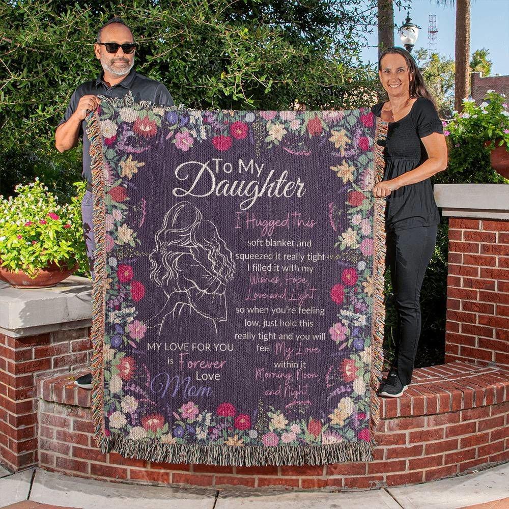 Daughter Heirloom Woven Blanket Love Mom - I hugged this blanket - Giftinum