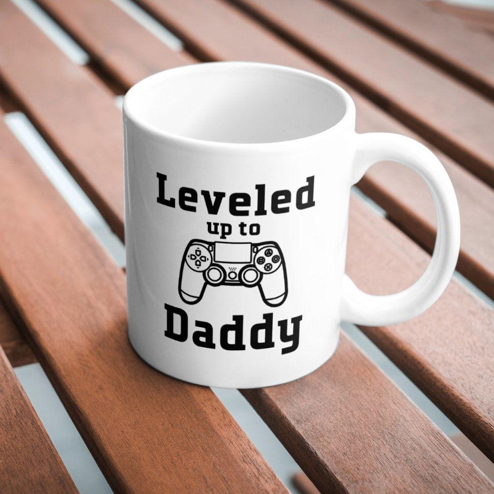 Leveled up to Daddy Mug Front/BackGiftinum