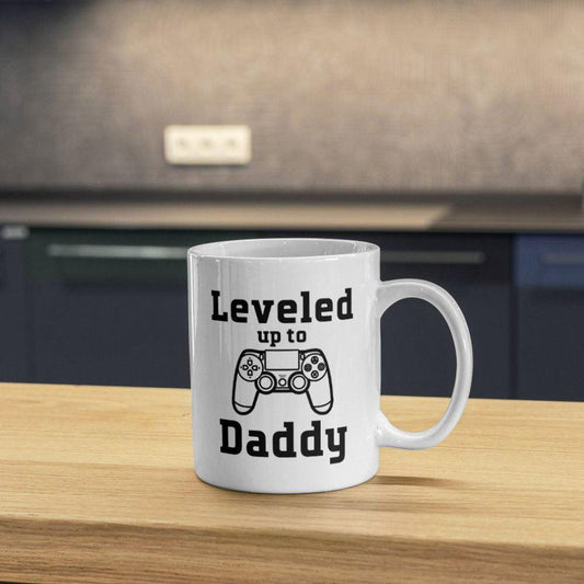 Leveled up to Daddy Mug Front/BackGiftinum